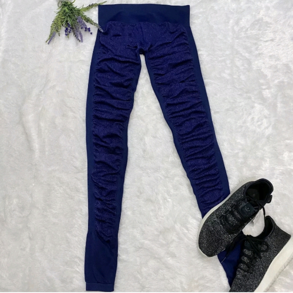 Yoga leggings w heel opening, small